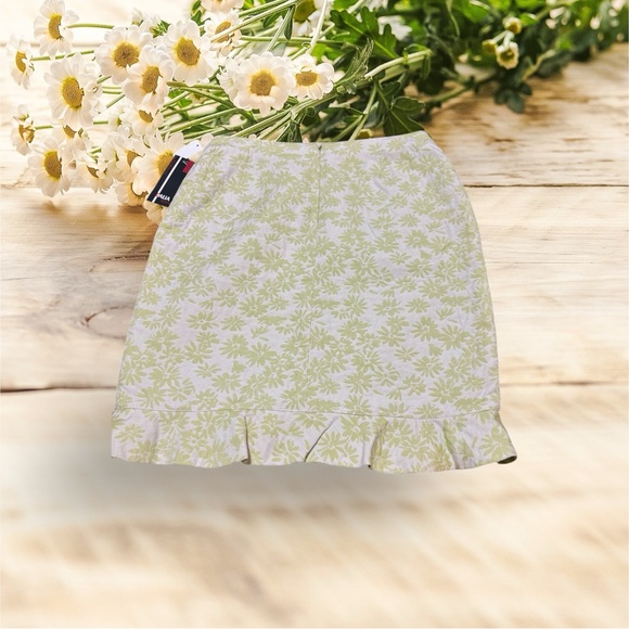 Dalia Women's Size 6 Pastel Green Floral Mini Skirt - Picture 10 of 12